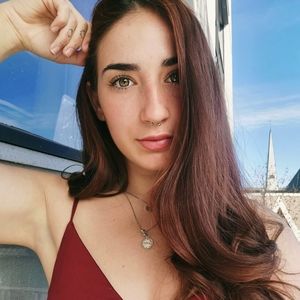 Meet your Posher, Selena